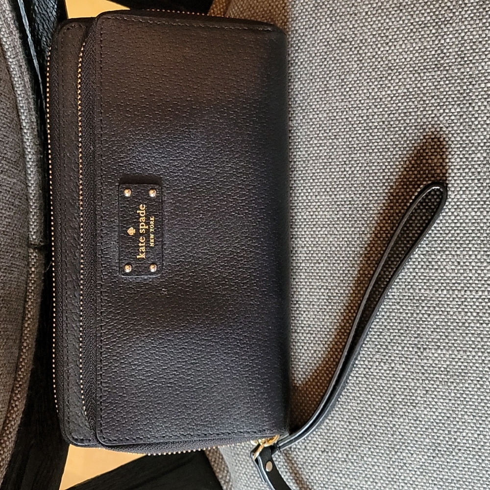 Kate spade wristlet wallet
